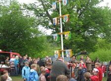 Kinderkulturwochen: Maibaumfeier