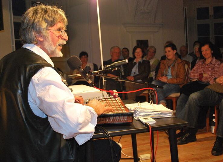 „Zither-Manä“ beim Konzert auf einer Wellenlänge mit dem Publikum - ausverkauft