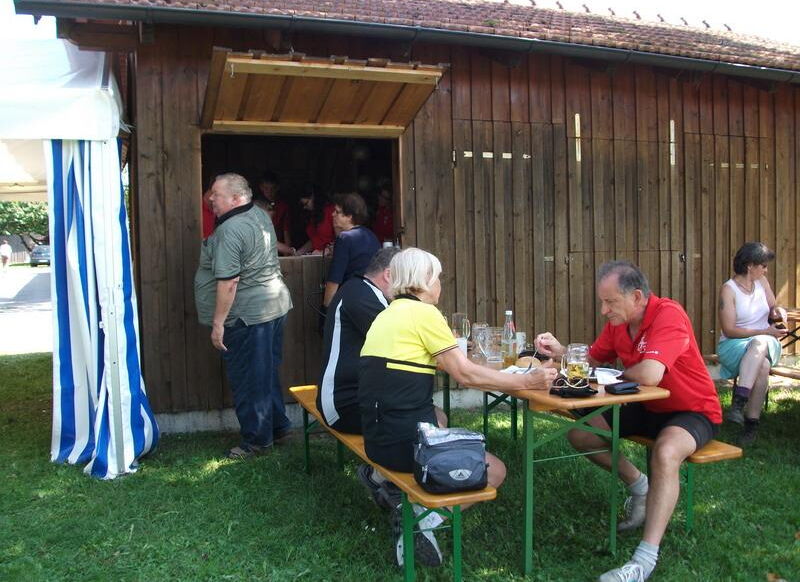 Stadt(ver)führung: Angerfest mit Obstbaumversteigerung in Kiefenholz