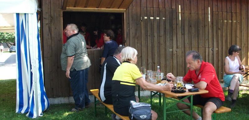 Stadt(ver)führung: Angerfest mit Obstbaumversteigerung in Kiefenholz